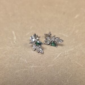 Elegant Silver 925 and Green Leaf Earrings